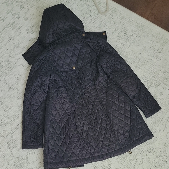 Burberry Black Quilted Puffer Coat with Signature Beige Check Lining - Picture 7 of 16